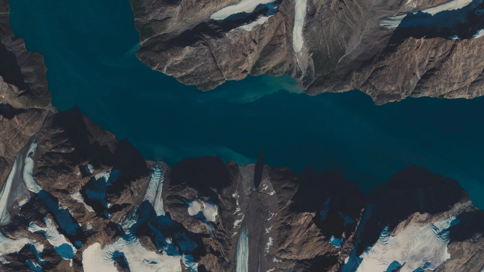  Arrival aerial view spaceship in Greenland Raynault vfx 