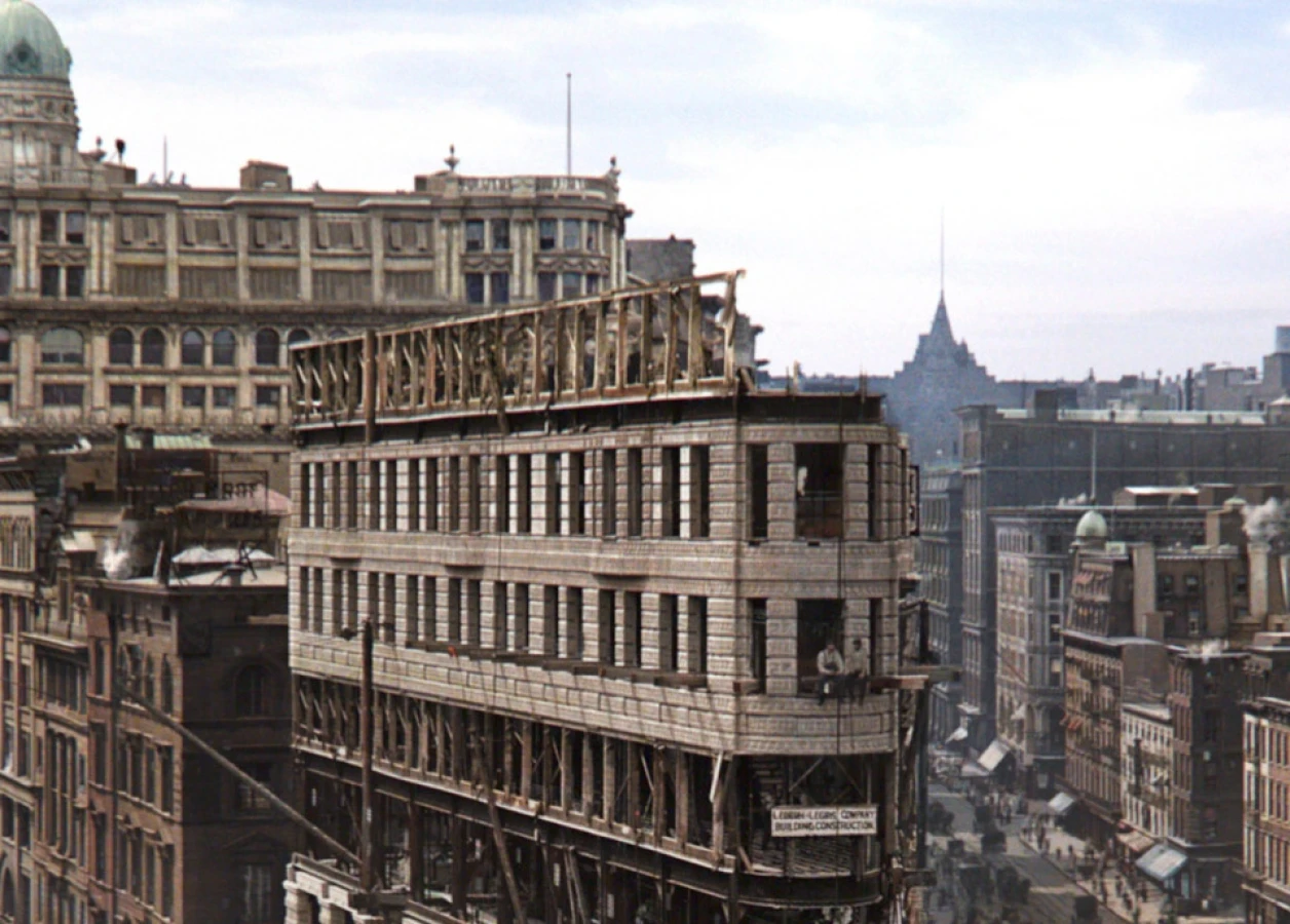 Louis Cyr city shot from Raynault vfx